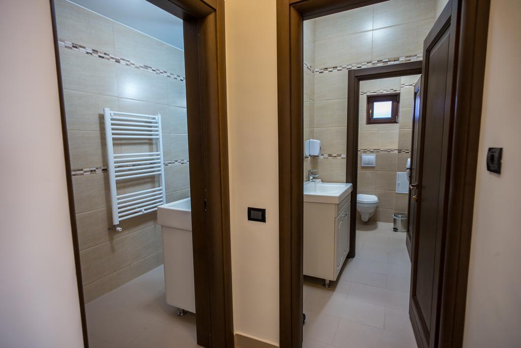 Pensiunea Royal Spa Piatra Neamţ エクステリア 写真