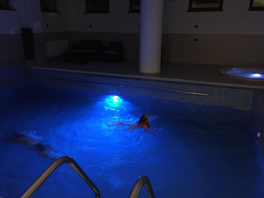 Pensiunea Royal Spa Piatra Neamţ エクステリア 写真