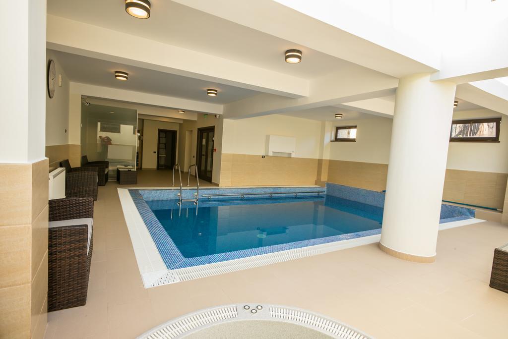 Pensiunea Royal Spa Piatra Neamţ エクステリア 写真